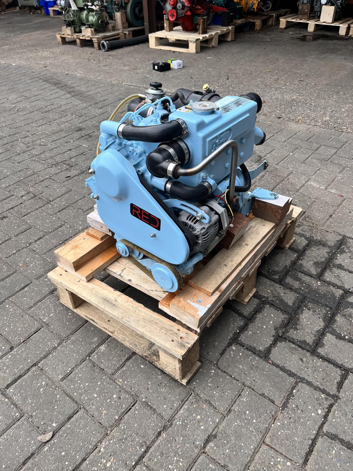 Daihatsu DM850D 26 HP demo marine engine heat exchanger with gearbox - Image 5