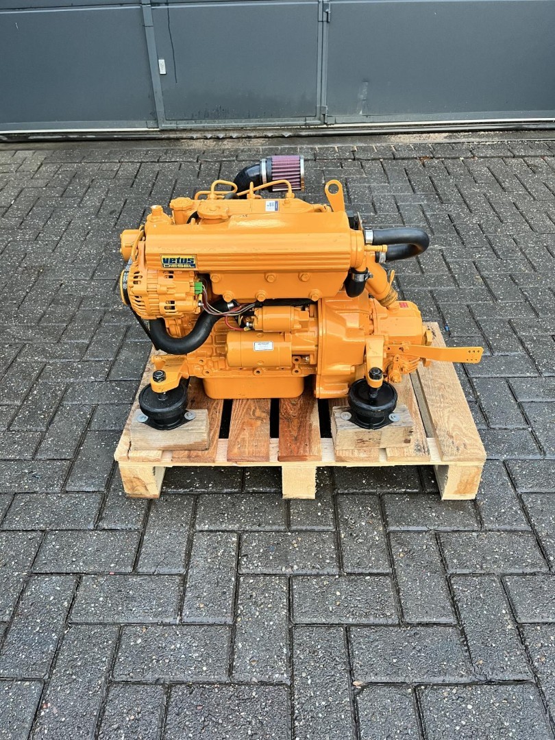 Vetus M3.09 25HP marine engine heat exchanger gearbox - Image 3