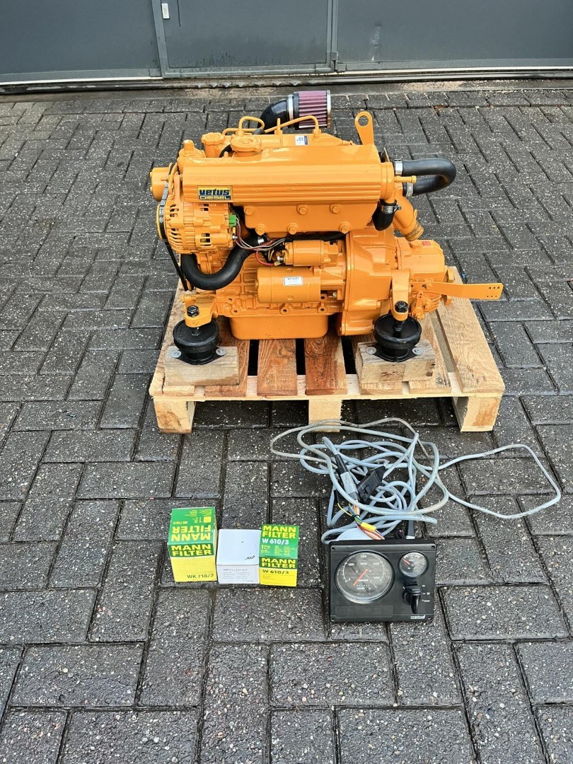 Vetus M3.09 25HP marine engine heat exchanger gearbox