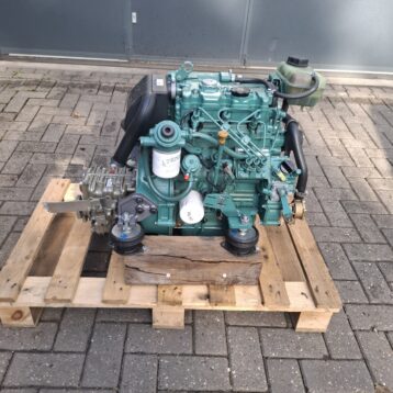 Volvo Penta D1-30F marine engine with reverse gear