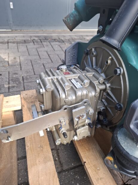 Volvo Penta D1-30F marine engine with gearbox and dashboard - Image 11