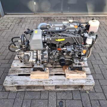 Yanmar 4JH4E Marine engine 55hp Heat exchanger Hydraulic reverse gear