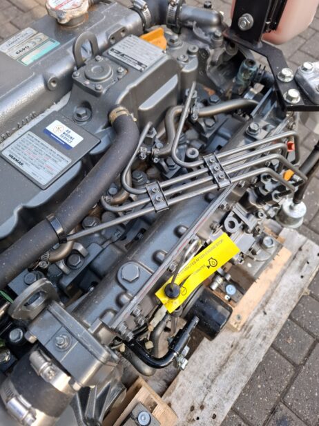 Yanmar 4JH4E Marine engine 55hp Heat exchanger Hydraulic reverse gear - Image 12