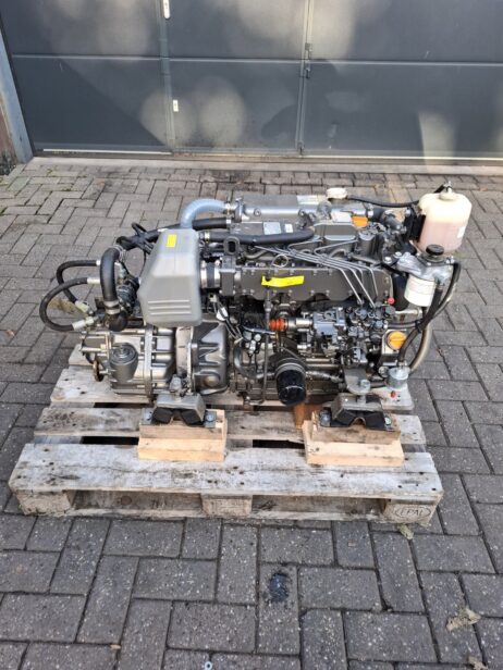 Yanmar 4JH4E Marine engine 55hp Heat exchanger Hydraulic reverse gear - Image 4
