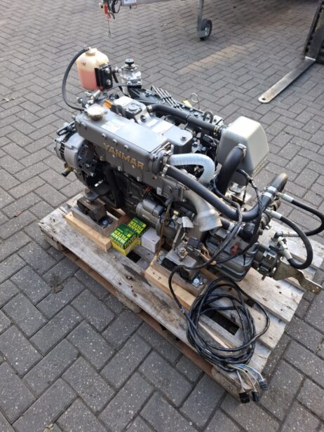 Yanmar 4JH4E Marine engine 55hp Heat exchanger Hydraulic reverse gear - Image 8