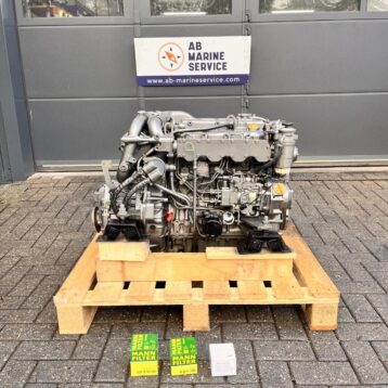 Yanmar 4JH2-UTE 100pk scheepsmotor met keerkoppeling en warmtewisselaar
