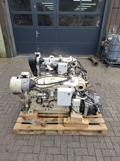Cummins (2x)  6BT5.9M 150pk met keerkoppeling 24V kielkoeling Twin Disc MG5050 - Afbeelding 12