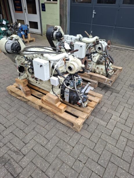 Cummins (2x)  6BT5.9M 150pk met keerkoppeling 24V kielkoeling Twin Disc MG5050 - Afbeelding 8