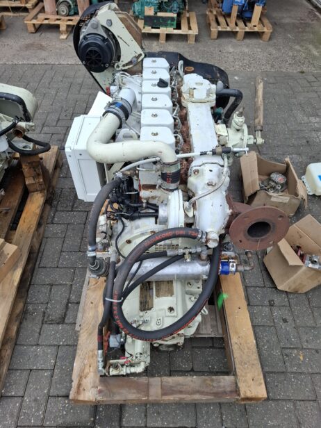 Cummins (2x)  6BT5.9M 150pk met keerkoppeling 24V kielkoeling Twin Disc MG5050 - Afbeelding 6