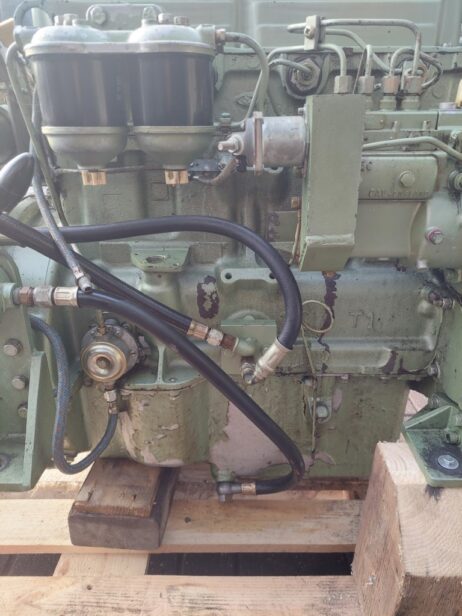 Ford Lehman 2712E 80hp marine engine hydraulic reverse gearbox (Keel cooling) - Image 9