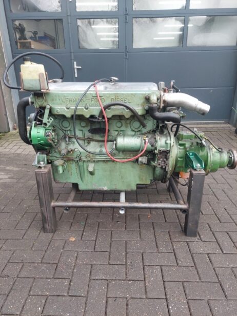 Ford Lehman 2713E 100hp marine engine hydraulic reverse gearbox (Keel cooling) - Image 2