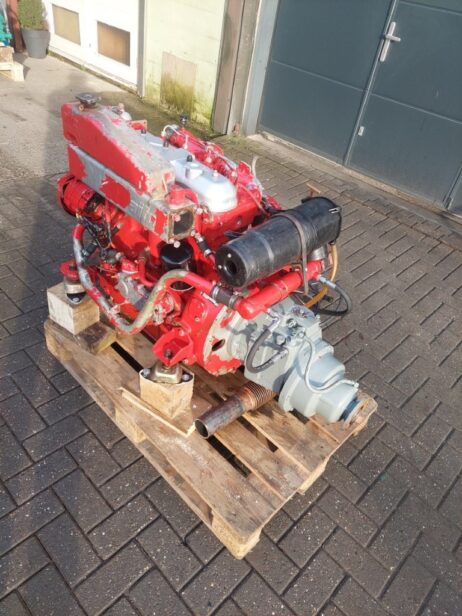 Iveco 8041 M35   80hp Marine engine Keel cooling - Image 4