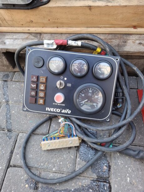 Iveco 8061 SRM25 280hp marine engine (1 of 2, engine only) - Image 8