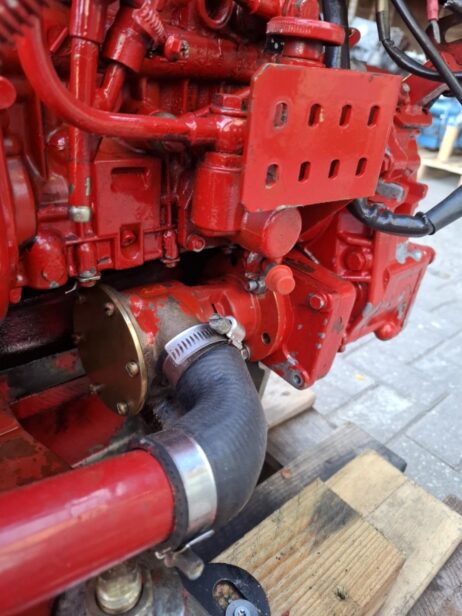 Iveco 8061 SRM25 280hp marine engine (1 of 2, engine only) - Image 5