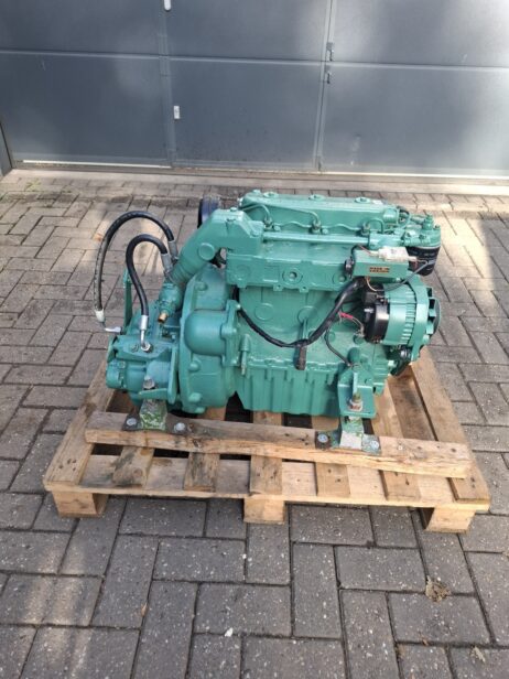 Volvo Penta 2003 marine engine 30HP with hydraulic gearbox