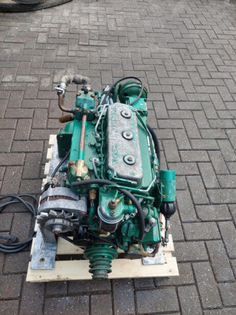 Volvo Penta MD2003 Marine engine (30hp) with  PRM hydraulic reverse gear - Image 4