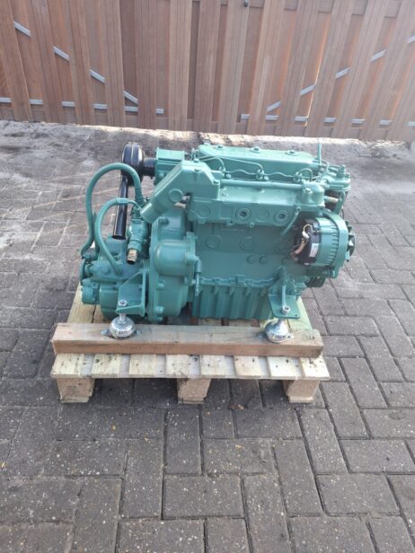 Volvo Penta 2003 scheepsmotor 30pk met PRM hydraulische keerkoppeling - Afbeelding 6