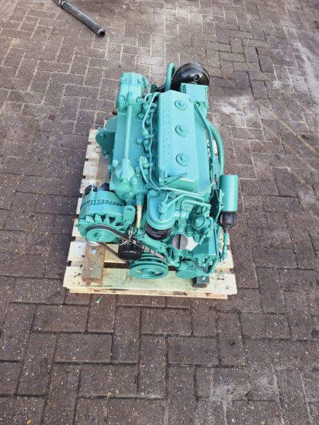 Volvo Penta 2003 scheepsmotor 30pk met PRM hydraulische keerkoppeling - Afbeelding 3