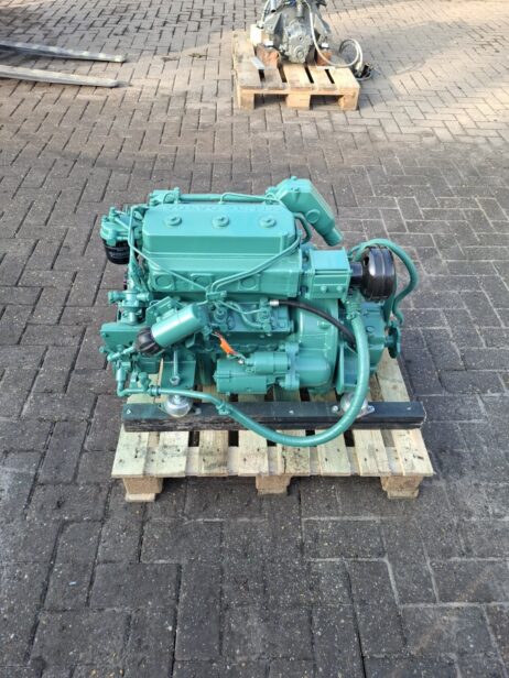 Volvo Penta 2003 scheepsmotor 30pk met PRM hydraulische keerkoppeling