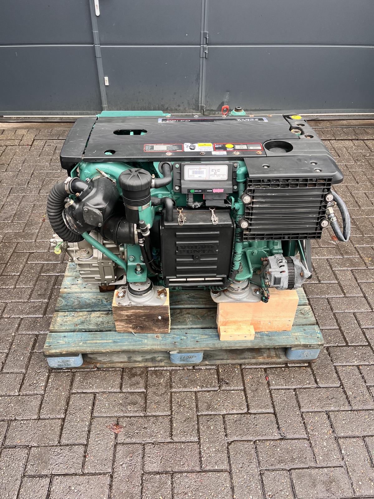 Volvo Penta D4-180 scheepsmotor met keerkoppeling - Afbeelding 11
