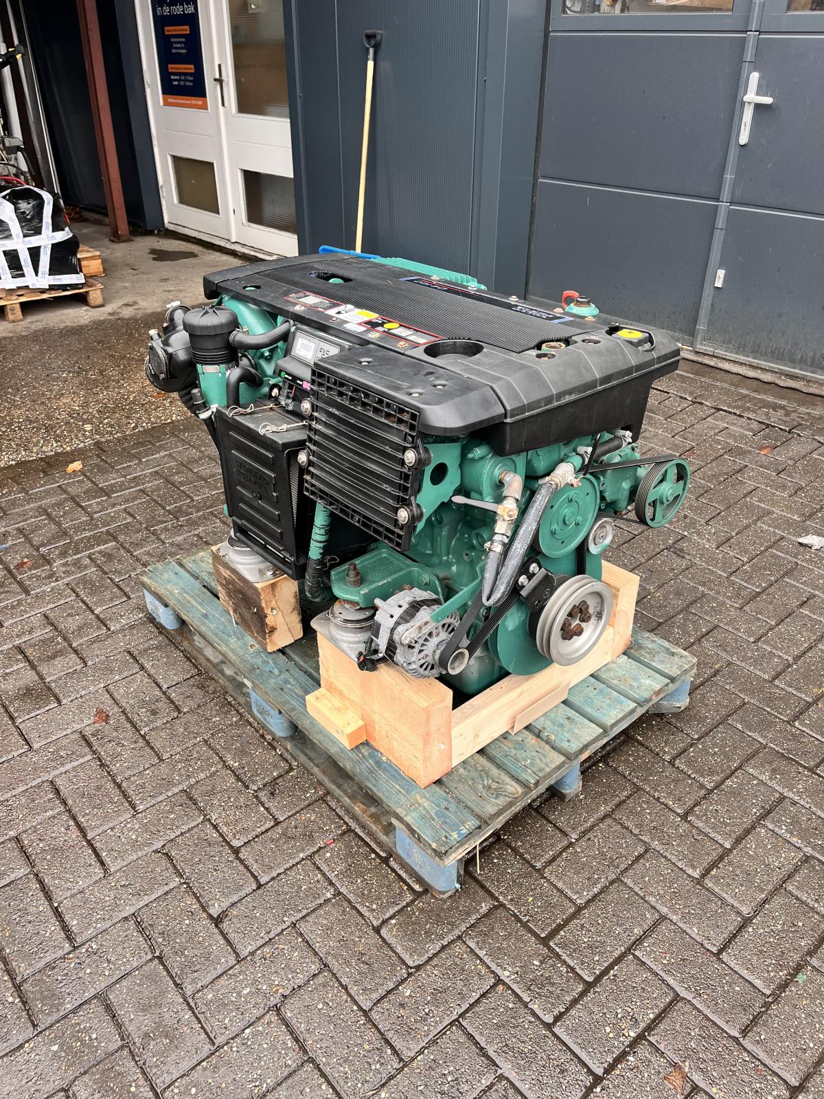 Volvo Penta D4-180 scheepsmotor met keerkoppeling - Afbeelding 10