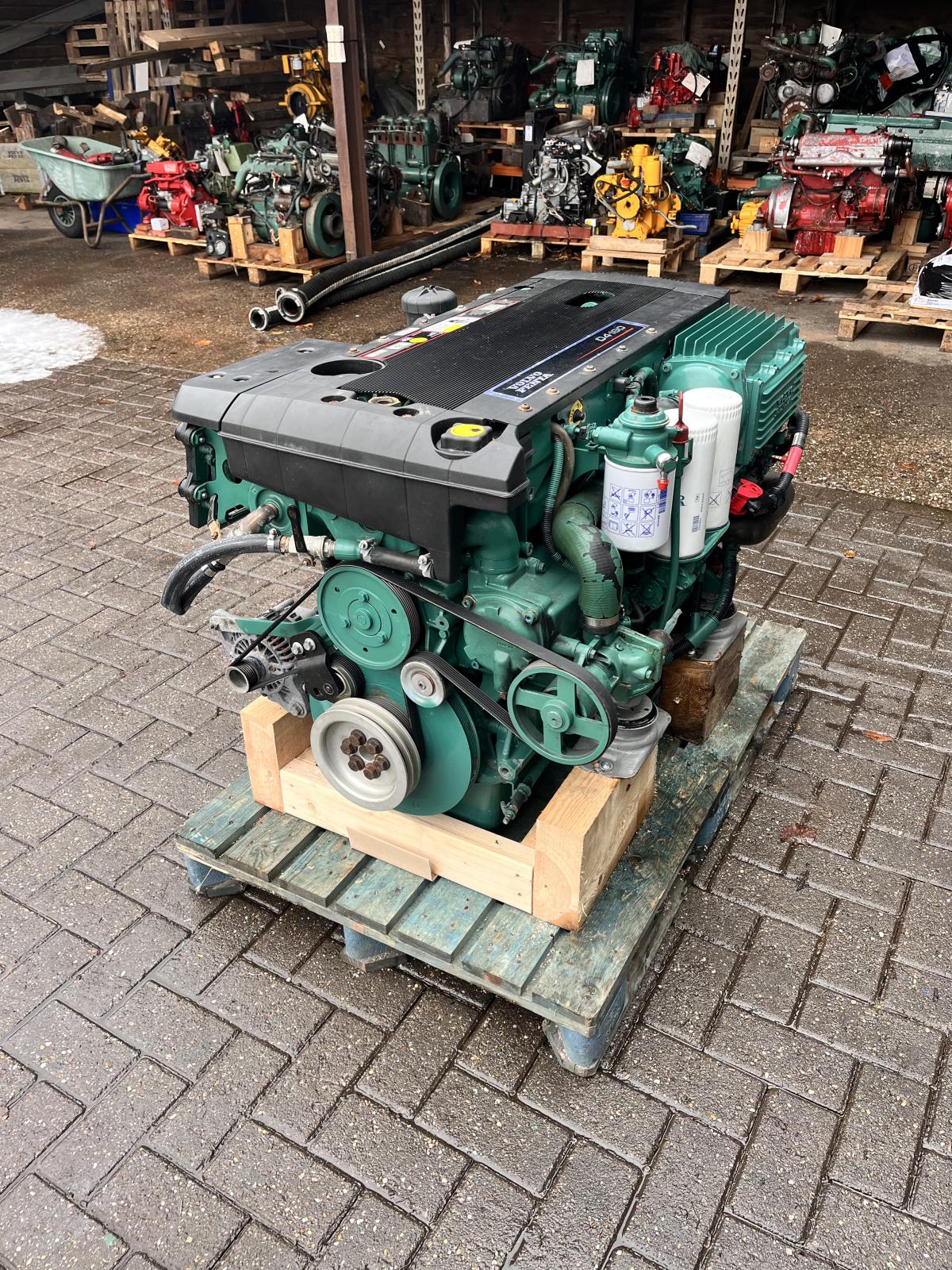 Volvo Penta D4-180 scheepsmotor met keerkoppeling - Afbeelding 8