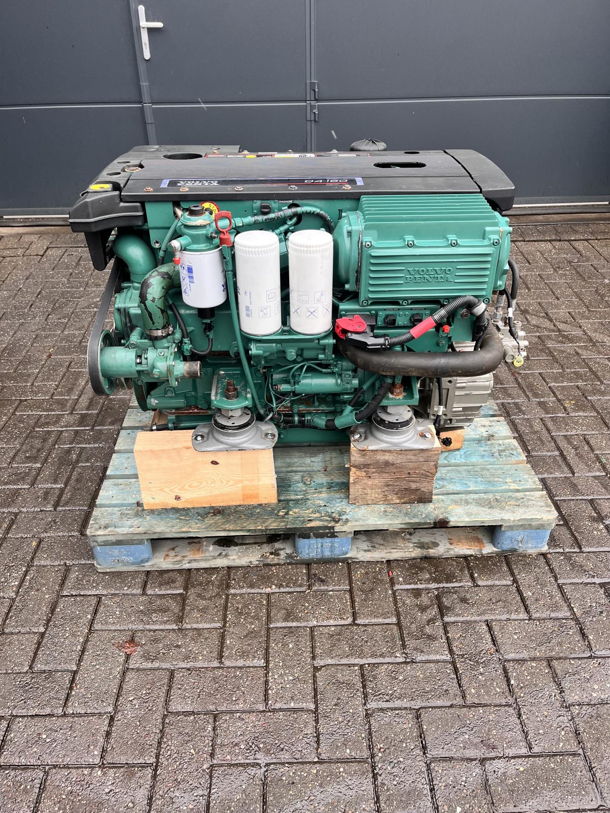 Volvo Penta D4-180 scheepsmotor met keerkoppeling - Afbeelding 7