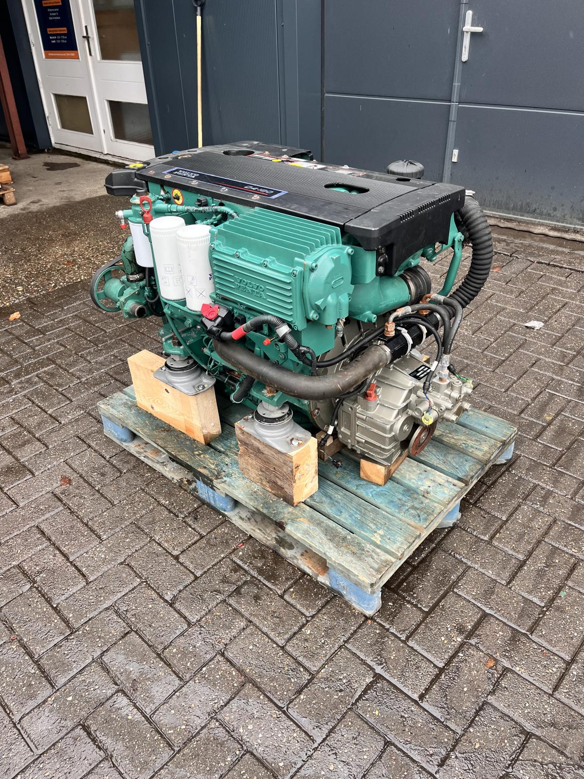 Volvo Penta D4-180 scheepsmotor met keerkoppeling - Afbeelding 6