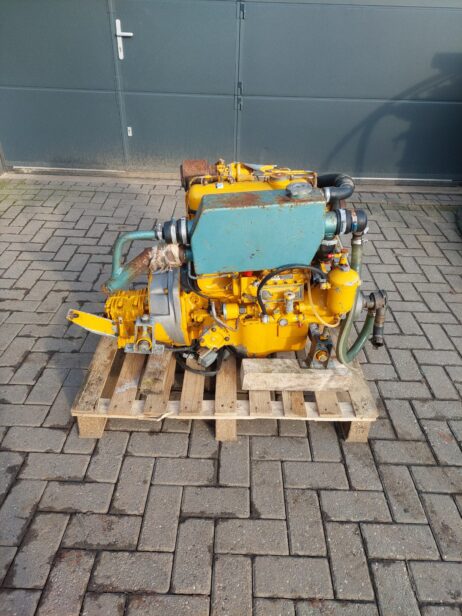 Mercedes OM636 marine engine 38hp with heat exchanger