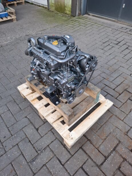 Yanmar 3HM 27pk scheepsmotor gereviseerd (alleen motor) - Afbeelding 2