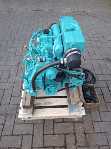 Volvo Penta MD2040 marine engine (only engine) - Image 9