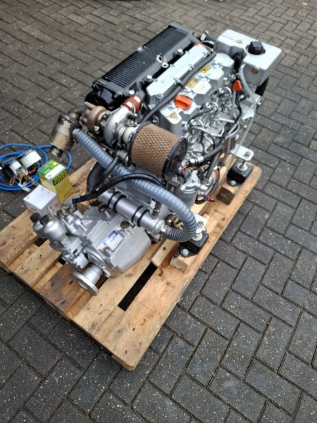 Lombardini LDW2204MT 60hp Marine engine complete - Image 5