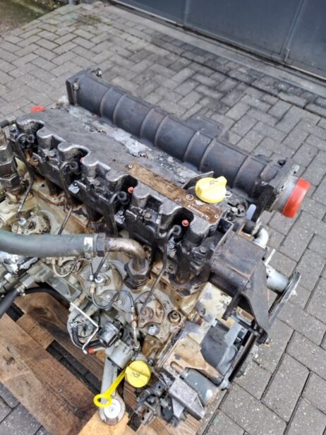 Vetus Deutz 4M1011F engine block with Hurth 25-2.0 gearbox (fire damage) - Image 4