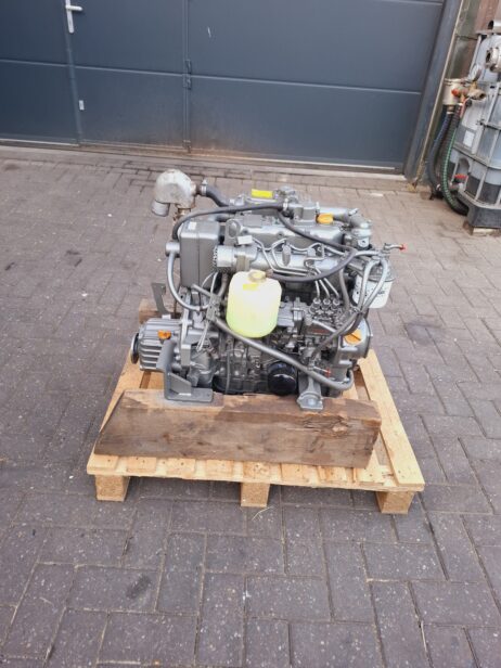 Yanmar 3JH25A 25hp marine engine complete with reversing gear and dashboard