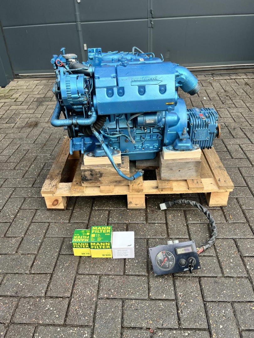 Nanni 4.220HE Schiffsmotor 50PS Wärmetauscher Keerkupplung