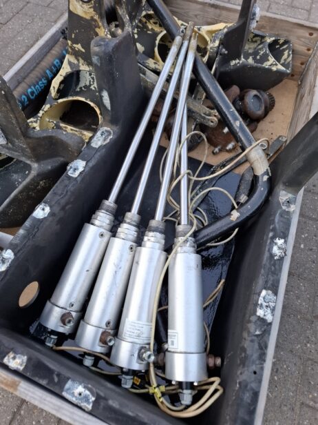 Alamarin Jet (2x) AJ 285 for up to 500 hp - Image 17