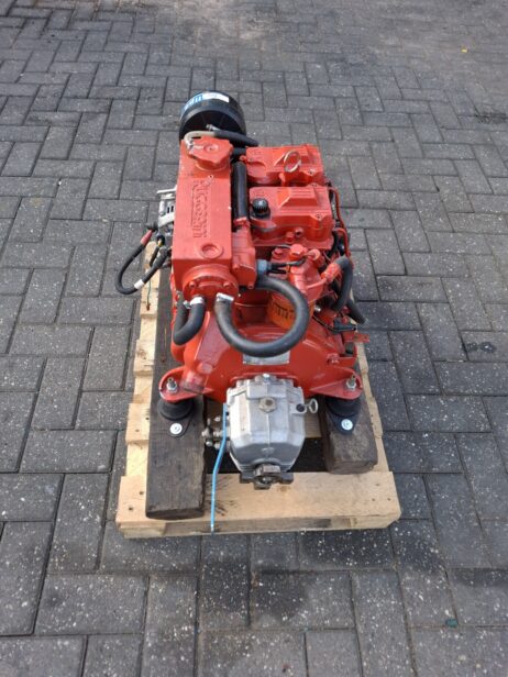 Ruggerini MM191 Marine engine 20hp with reverse gear - Image 5