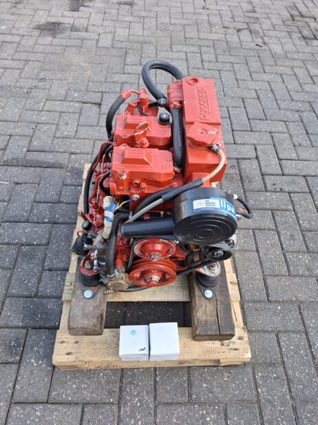 Ruggerini MM191 Marine engine 20hp with reverse gear - Image 9