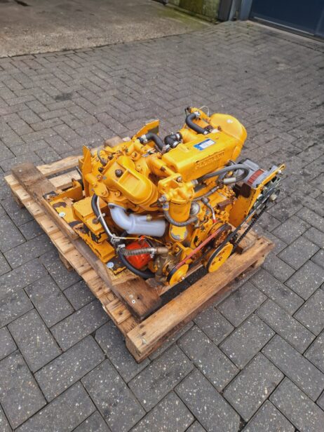 Farymann R30M marine engine with Hurth gearbox - Image 3