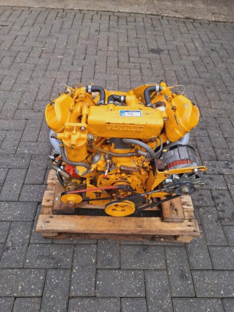 Farymann R30M marine engine with Hurth gearbox - Image 4