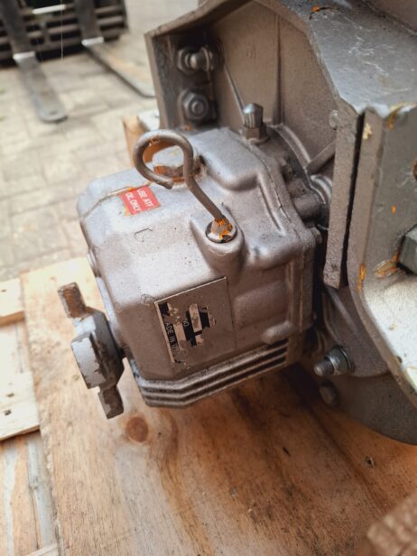 Lombardini LDW502 marine engine (11 HP) with gearbox - Image 5
