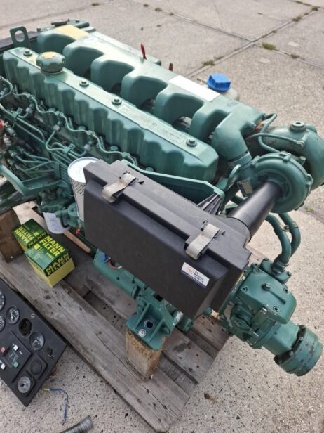 Volvo Penta TMD40A 125HP Marine Engine with MS3 Gearbox - Image 4