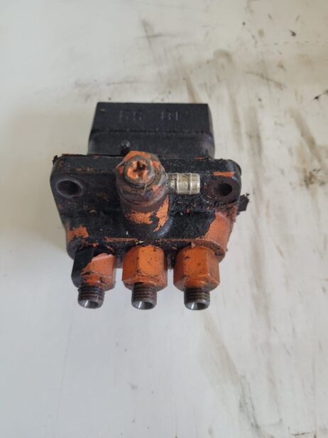 Yanmar 3T75HL TB Injection Pump 721575-51700 - Image 2