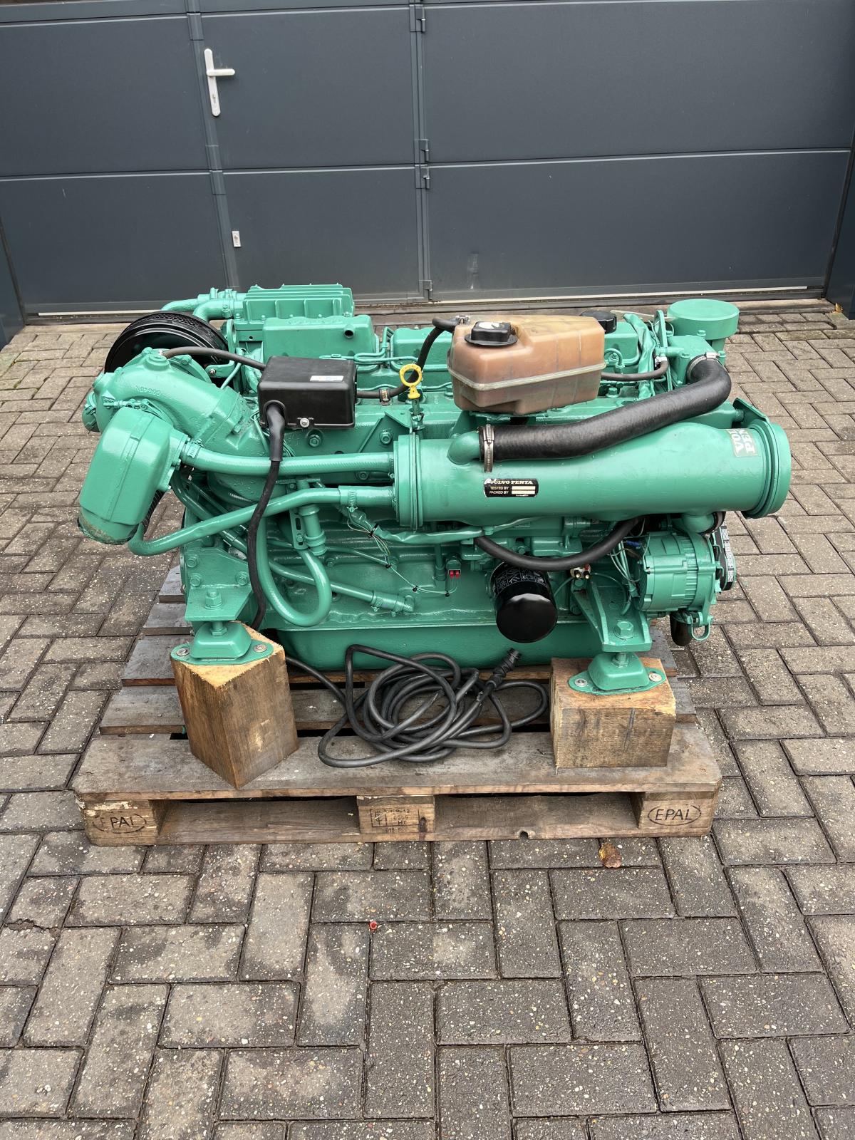 Volvo Penta TAMD41 200pk scheepsmotor met dashboard (alleen motor) - Afbeelding 8
