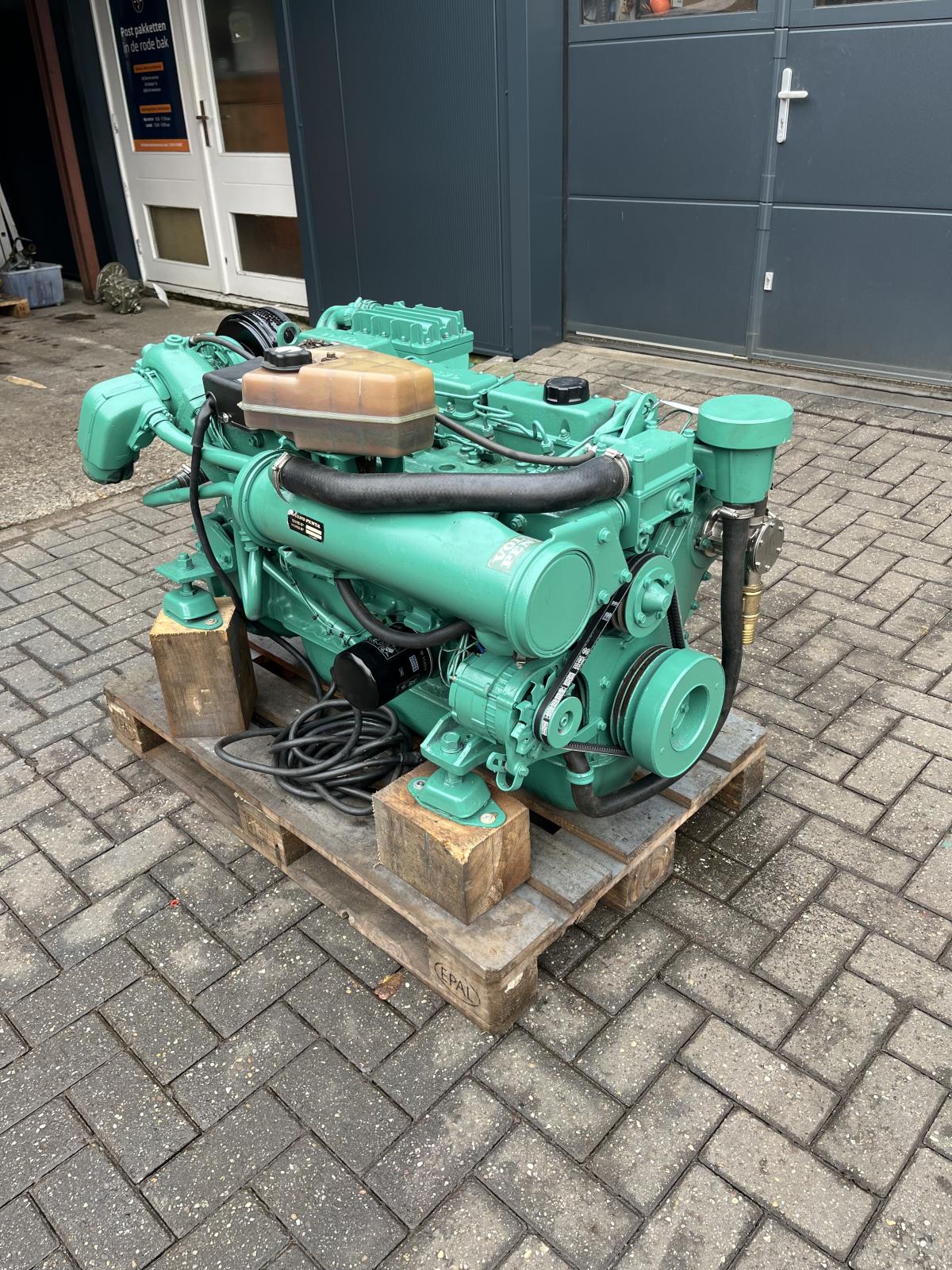 Volvo Penta TAMD41 200pk scheepsmotor met dashboard (alleen motor) - Afbeelding 7
