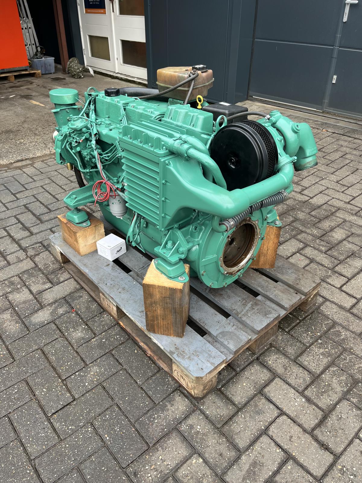 Volvo Penta TAMD41 200pk scheepsmotor met dashboard (alleen motor) - Afbeelding 4
