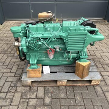Volvo Penta TAMD41 200 PS Schiffsmotor mit Armaturenbrett (nur Motor)