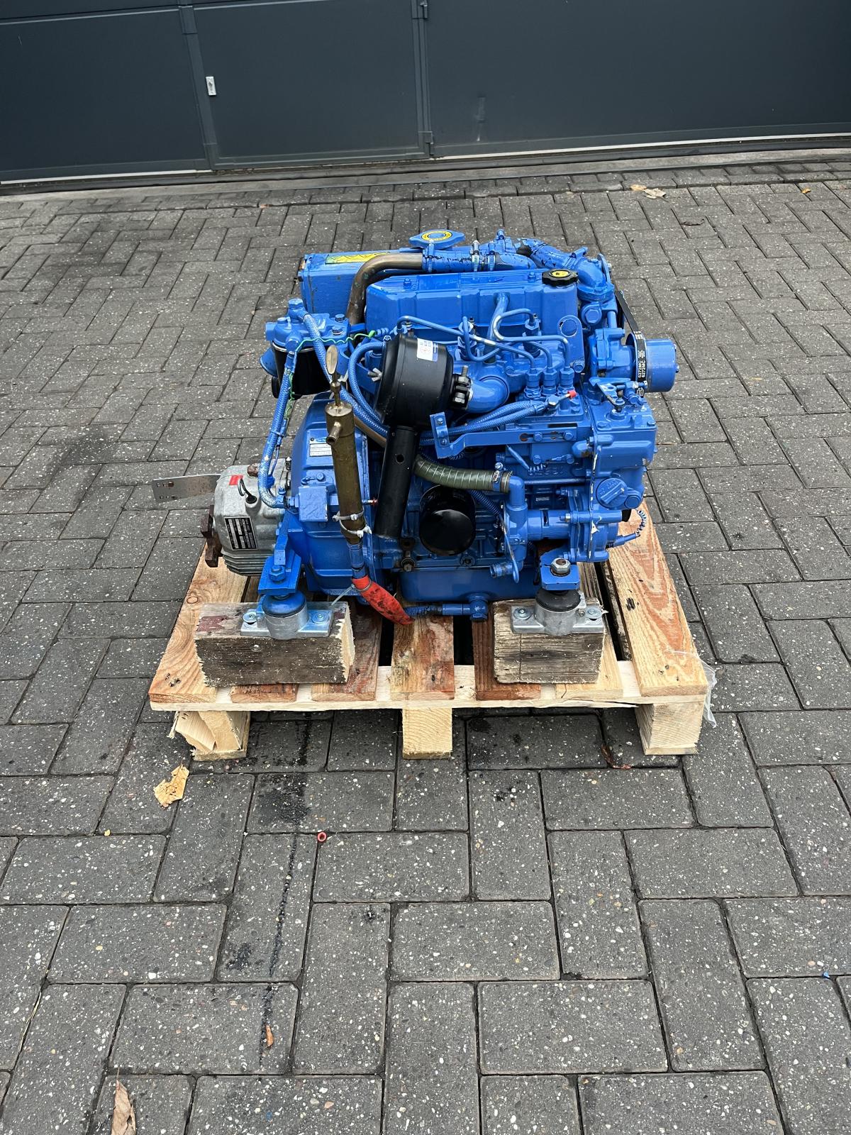 Sole Mini 26 - 25PS Schiffsmotor mit Getriebe