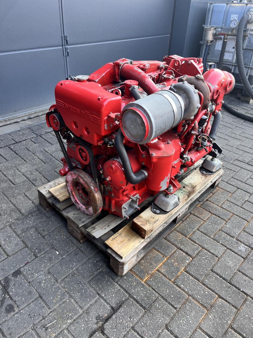 Iveco 280 hp - 8061-SRM25 - marine engine with heat exchanger - Image 6