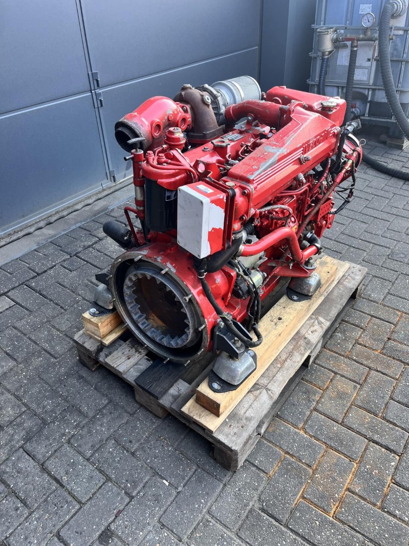 Iveco 280 hp - 8061-SRM25 - marine engine with heat exchanger - Image 9